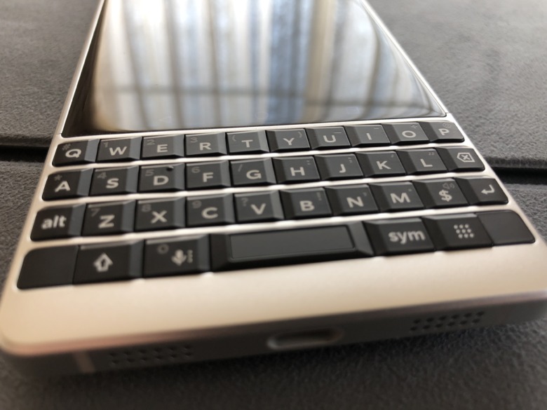 BlackBerry Key2をサブ機として使って半年が経過したが